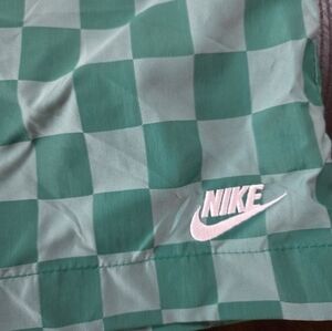 Nike Mens Green Checkered Woven Shorts FN3098-365 Medium New Athletic Workout